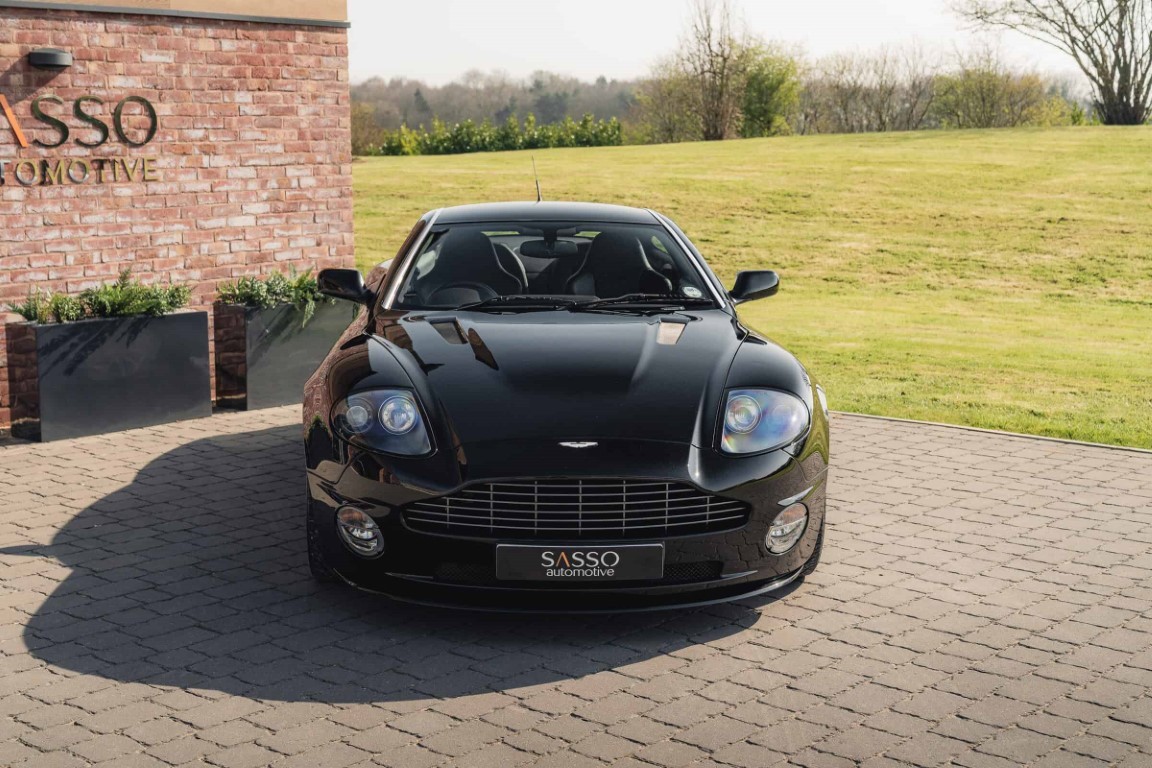 Aston Martin Vanquish V12 Vanquish S